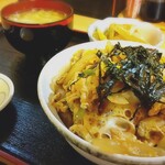 Shokudoutenryuu - カツ丼(￥680)。カツ丼にしてはリーズナブル。