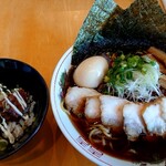 memmania - せつみラーメンMANIA盛り(900円税込)、ミニ丼セット(＋350円税込)