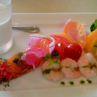 鉄板焼き 銀座 ポルトファーロ 本店 - 前菜　スモークサーモン・海老・ジャガイモスープ