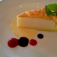 鉄板焼き 銀座 ポルトファーロ 本店 - 自家製チーズケーキ