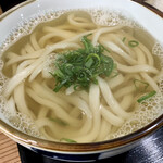 Mendokoro Oyakama - 穏やかな風味の出汁、
                      麺はもちもち食感、滑らかな麺肌。