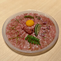 銀座 ちかみつ 並木通り - ウチモモユッケ・サーロイン刺し