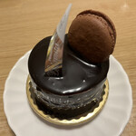 ル・ラピュタ - 料理写真:【チョコレートケーキ】ツヤツヤのチョコレートを見ると、つい選んでしまう。