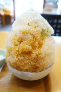 Sasayanagi - さらに回転。紅茶氷ですね。