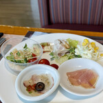 Restaurant Cafe Ceres - 彩野菜のジュレテリーヌ、生ハム、タコのカルパッチョ、シーフードとキヌアサラダ