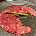 杏樹亭 岸根店 - 「ロースタレ（税込￥1,400）」すみません、ちょっと食べちゃった後です…