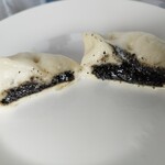屋台屋 民食天成 - 甘口黒胡麻饅頭=100円/個