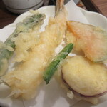 蕎麦 みろく - 天ぷらは、海老、アスパラ、紅はるか、スナップえんどう、かぼちゃ