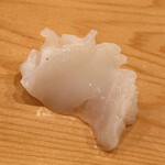 鮨 しゅん輔 - 生の水蛸です。噛めば噛むほど旨味が滲み出ます
