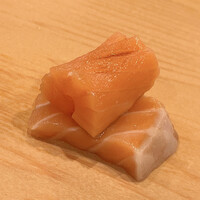 鮨 しゅん輔 阿佐ヶ谷 - 20kg超の板鱒サイズ。産地は昆布森です。塩と山葵でいただきました