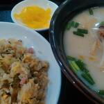 台湾料理 金龍閣 - 料理写真:台湾豚骨ラーメン＋高菜チャーハン