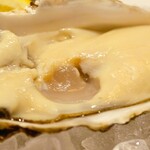 エミット フィッシュバー オイスター&グリル - 岩手県赤崎産生牡蠣