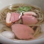 蕎麦 みろく - おまけそばは、北海道の蕎麦で鴨肉のせ