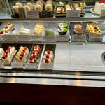 レ・ザンジュ - ショーケース