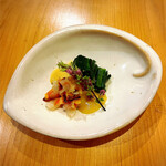 いざかや しん - 夜泣き貝は私が大好きな貝です(o^^o)この貝は処理が面倒なのでぬたに使っているお店は私が知る限り皆無です。