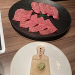 焼肉うしごろ - 　追加したランプとマキ。山葵が合います。