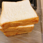 Ｂｒｅａｄ Ｃｒａｆｔ　オオウラ - ミルク食パン　1斤440円税込