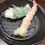 そば くら富 - 天ぷら（真鯛の大葉巻き•海老）