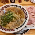 中華そば 牡丹 - 牡丹らーめん肉増し