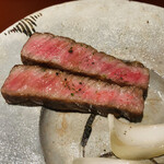 馳走 啐啄一十  - 【写真⑯】炭火焼き高森和牛(31ヶ月、沼本カット)サーロイン、泉州玉ねぎ
