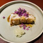 馳走 啐啄一十  - 【写真⑰】炭火焼き真名鰹(広島県倉橋島、7日熟成)、6種類の野菜&醤油タレ