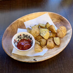 バルバルキッチンアメリ - 皮付きポテトフライ(¥380)