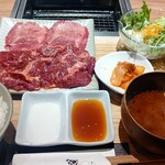 YAKINIKU MEAT STATION - 