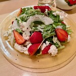 Amanatsu - いちごとリコッタチーズサラダ