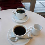 コーヒーボーイ - 本日のコーヒー　手前がシングル奥がダブル