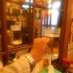 すみや - 小上がり席の襖は鏡張りです