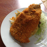 おふくろの味 みむろ - 最近は大降りのフライがどーんと乗っています。