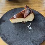 TATA - バスクチーズケーキ