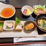 魚の - 天ぷらと寿司御前(1890円)　小鉢等