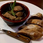 ウエストパパ - 07.豚の乳房のアヒージョ