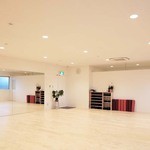 フリーライドカスタム - 爽やかなレンタルスタジオはヨガやフラのレッスンにぴったり