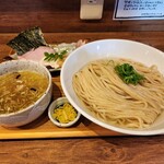 天極製作所 - 3種のチャーシューのコク旨ネギ塩つけ麺