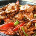 三国志 - 牛肉と野菜のオイスター鉄板炒め