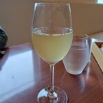 Epice - 白ワインをグラスで。