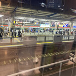 餃子の王将 - 京急川崎駅のホームから見えるんもんで…
            
            『餃子でビールは？』『だよね〜』みたいな…
