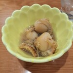 くぼ田 - ベビーホタテ貝を炊いた物。