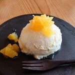 東向島珈琲店 - レアチーズケーキ・台湾パイナップルソース