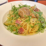 クラフトビアダイニングワバール - 新じゃがとベーコンの醤油バター　780円