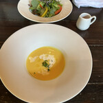 カシェット - ランチのサラダとかぼちゃの冷製スープ