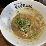 ラーメン・担々麺 薫ル白黒ぶらうん - 残ったスープにかつお節ごはん投入