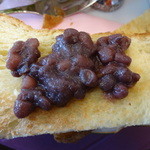 あんじゅ - デニッシュパンに小倉あんをのせて