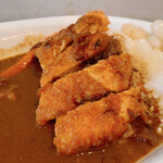 カリー・ド・カフェ 器 - チキンカツカレートッピングウインナー