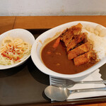 カリー・ド・カフェ 器 - チキンカツカレートッピングウインナー