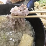 つけ汁うどんつる屋 - 塩つけ汁入っている肉