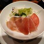 天宿の杜 桂月 - タジン鍋風のお重（三段目は生ハムサラダ）