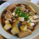 武蔵野うどん 五六 - 具材が沢山入った、つけ汁